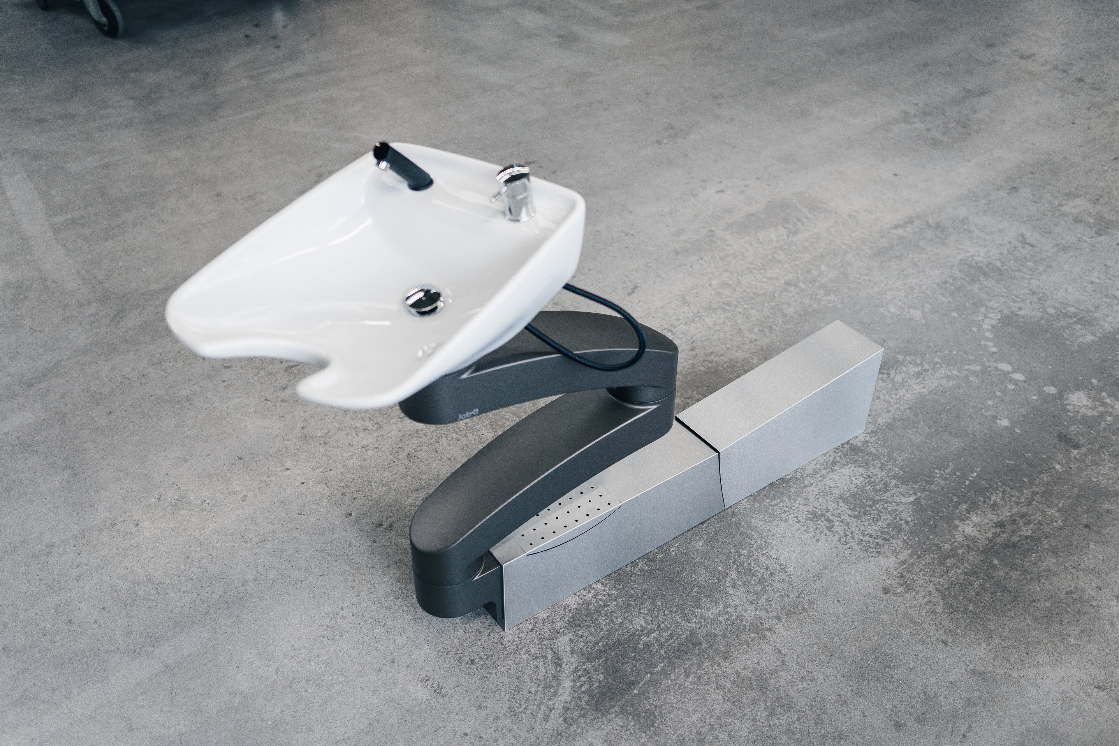 Jobst Contura Swing Wand 360° - schwenkbares Friseur Waschbecken mit Wandanschluss