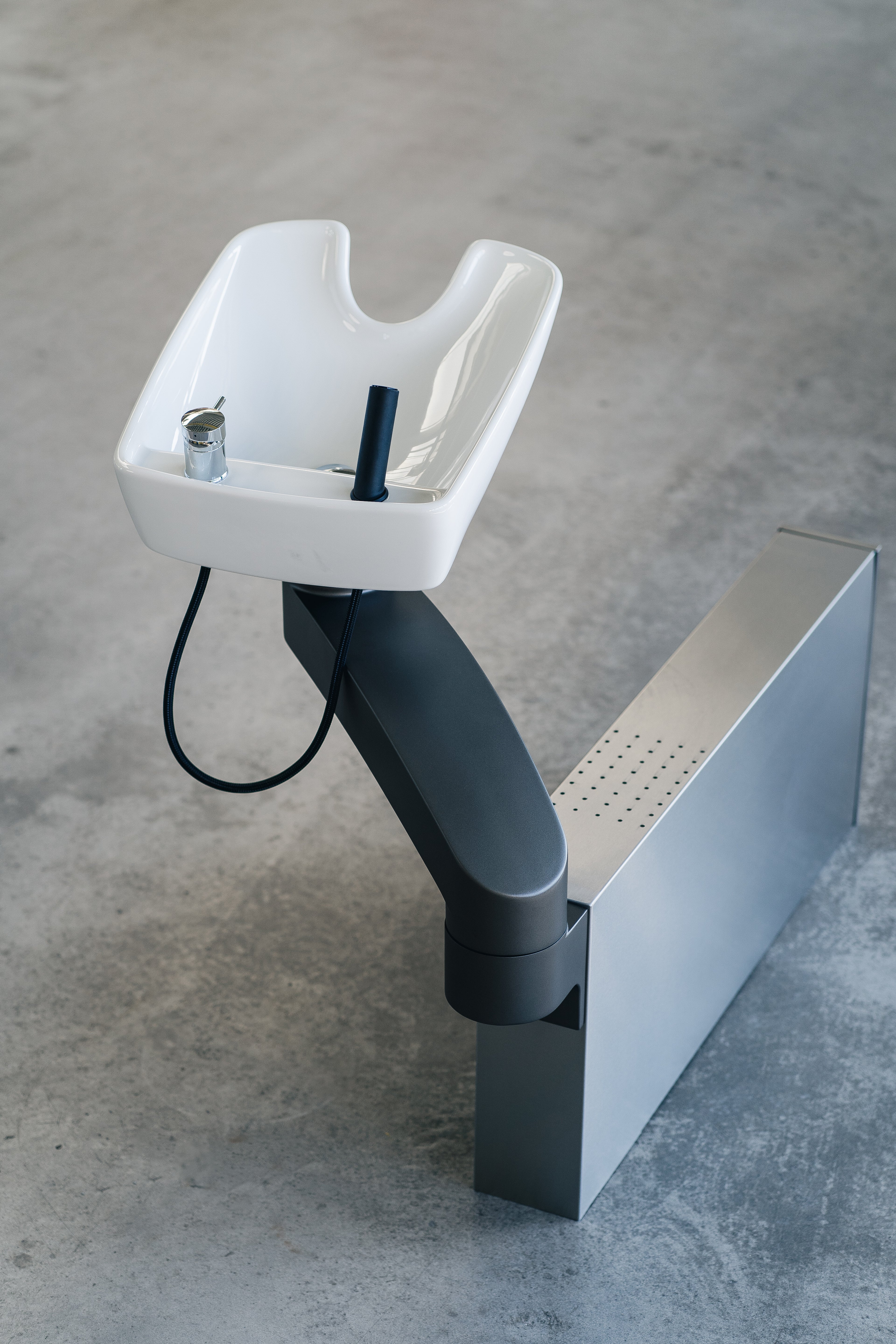 Jobst Contura Mono Wand 360° - schwenkbares Friseur Waschbecken mit Wandanschluss