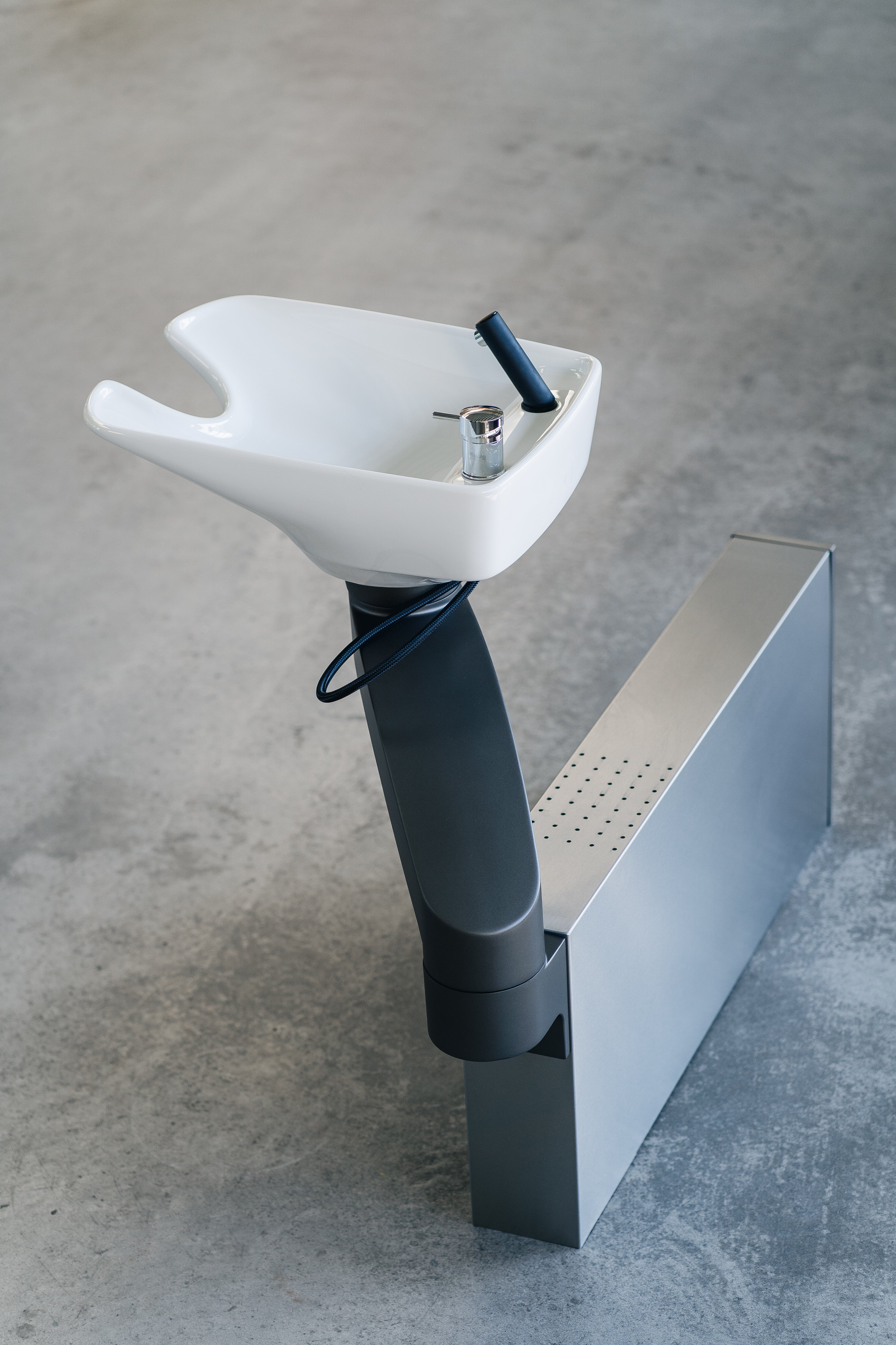 Jobst Contura Mono Wand 360° - schwenkbares Friseur Waschbecken mit Wandanschluss