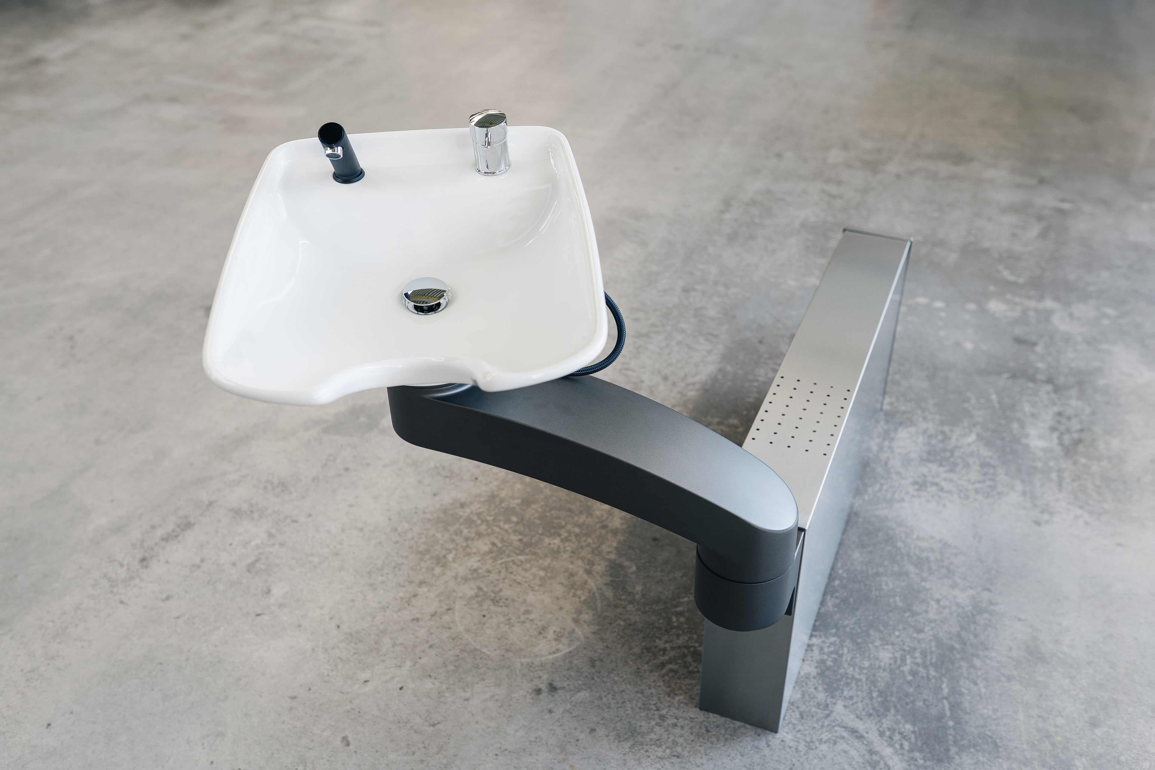 Jobst Contura Swing Wand 360° - schwenkbares Friseur Waschbecken mit Wandanschluss